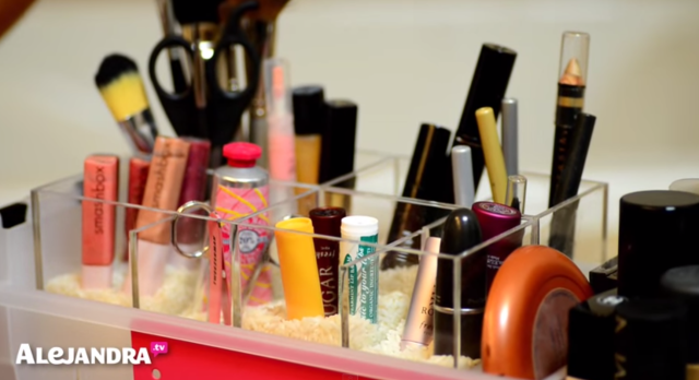 How to Organize Makeup